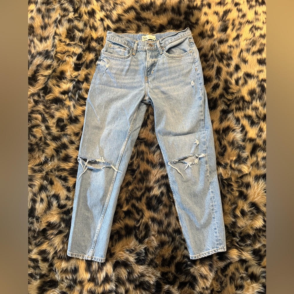 Zara Light Wash Ankle High Rise Jean
